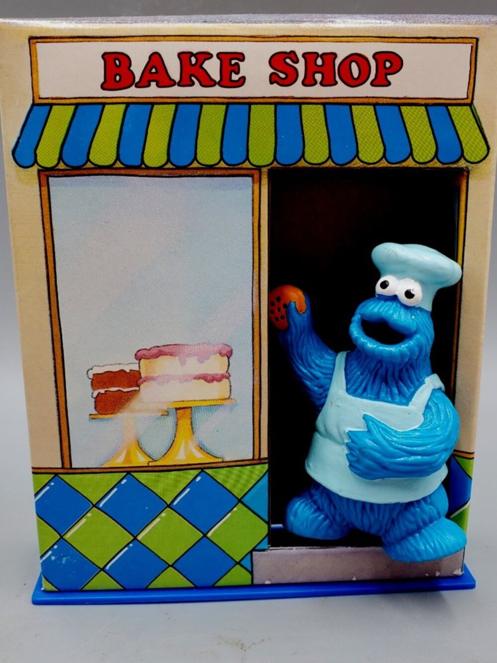 Cookie Monster Bake Shop Pvc Figure with Cardboard Playhouse Sesame Street